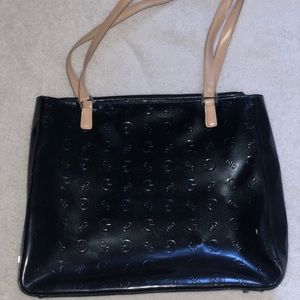 🔥BUY 1, GET 1 $5: GUESS Bag